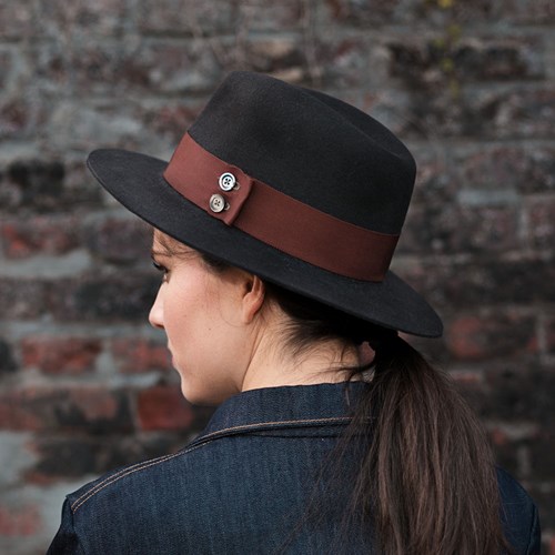 Chapeau avec bandeau femme