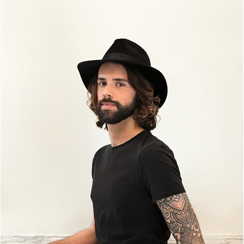 Chapeau noir stylisé homme