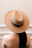 chapeau bord plat